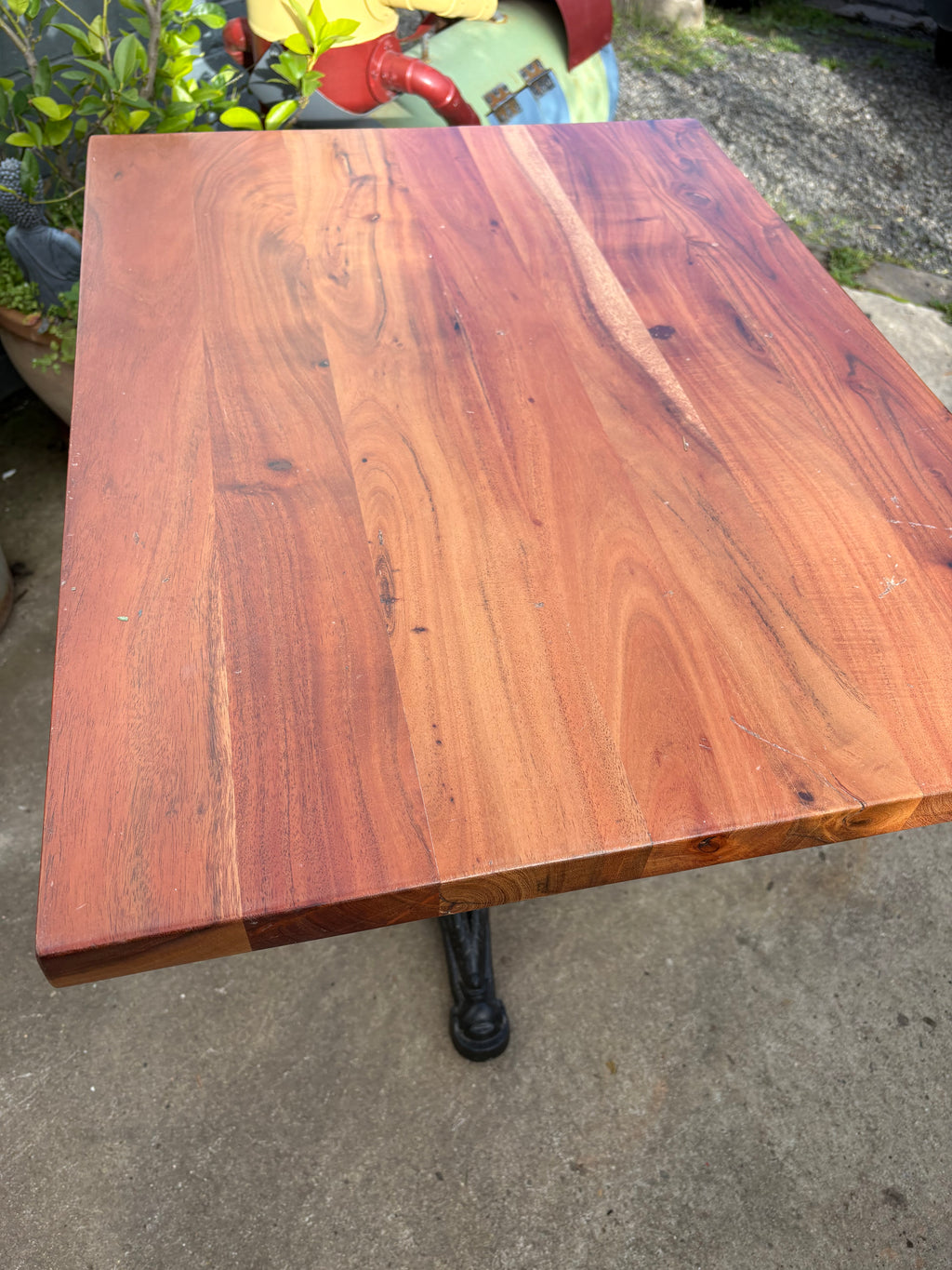Cafe table cast iron base, solid timber top